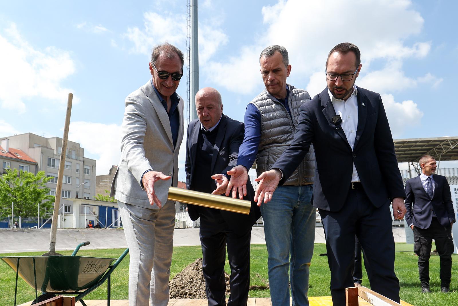 28.04.2025., Zagreb - Polaganjem kamena temeljca obiljezen je pocetak radova na rekonstrukciji nogometnog stadiona Zagreb u Kranjcevicevoj ulici. Bozidar Sikic, Velimir Zajec, Tomislav Svetina i gradonacelnik Zagreba Tomislav Tomasevic. Photo: Igor Kralj/PIXSELL