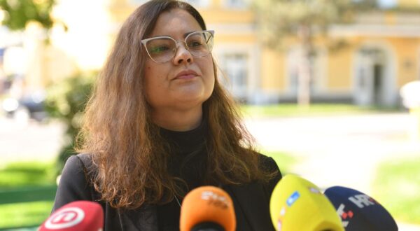 30.04.2025., Cakovec - Maja Odrcic Mikulic iako je skupila potpise za kandidaturu zamjenice zupana romske nacionalne manine i promijenila drzavljanstvo iz hrvatskog u romsko, odustala je od kandidature. Photo: Vjeran Zganec Rogulja/PIXSELL