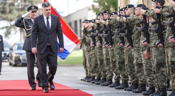 30.10.2024.., Zagreb - U Hrvatskom vojnom ucilistu „dr. Franjo Tudjman“ predsjednik Republike i vrhovni zapovjednik Oruzanih snaga Republike Hrvatske Zorn Milanovic sudjelovao je na svecanosti dodjele cinova i prijama u djelatnu vojnu sluzbu 17. i 18. narastaja kadeta, 17. narastaja Temeljne sasniske izobrazbe Zdravstvene sluzbe i 12. narastaja Temeljne casnicke izobrazbe Zdravstvene sluzbe-vojni specijalisti Hrvatskog vojnog ucilista „dr. Franjo Tudjman“.
 Photo: Slavko Midzor/PIXSELL