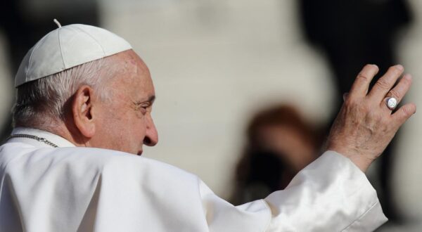 Rétro - Le pape François est décédé à l'âge de 88 ans. Jorge Mario Bergoglio, plus connu sous son nom de règne, François, est mort ce lundi 21 avril à 88 ans. Né en 1936 à Buenos Aires en Argentine, Jorge Mario Bergoglio était le premier pape non-européen depuis le VIIIe siècle. Le pape François lors de son audience générale sur la place Saint-Pierre du Vatican. Le 29 mai 2024 © Evandro Inetti / Zuma Press / Bestimage May 29, 2024 - POPE FRANCIS during his weekly General Audience in St. Peter's Square at the Vatican City State Â©EvandroInetti_via ZUMA Wire (Credit Image: © Evandro Inetti/ZUMA Press Wire) Photo: Zuma Press / Bestimage/BESTIMAGE
