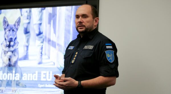 15 December 2024, Estonia, Narva: Estonian Police and Border Guard Chief Egert Belitsev talking to journalists. Photo: Alexander Welscher/dpa Photo: Alexander Welscher/DPA