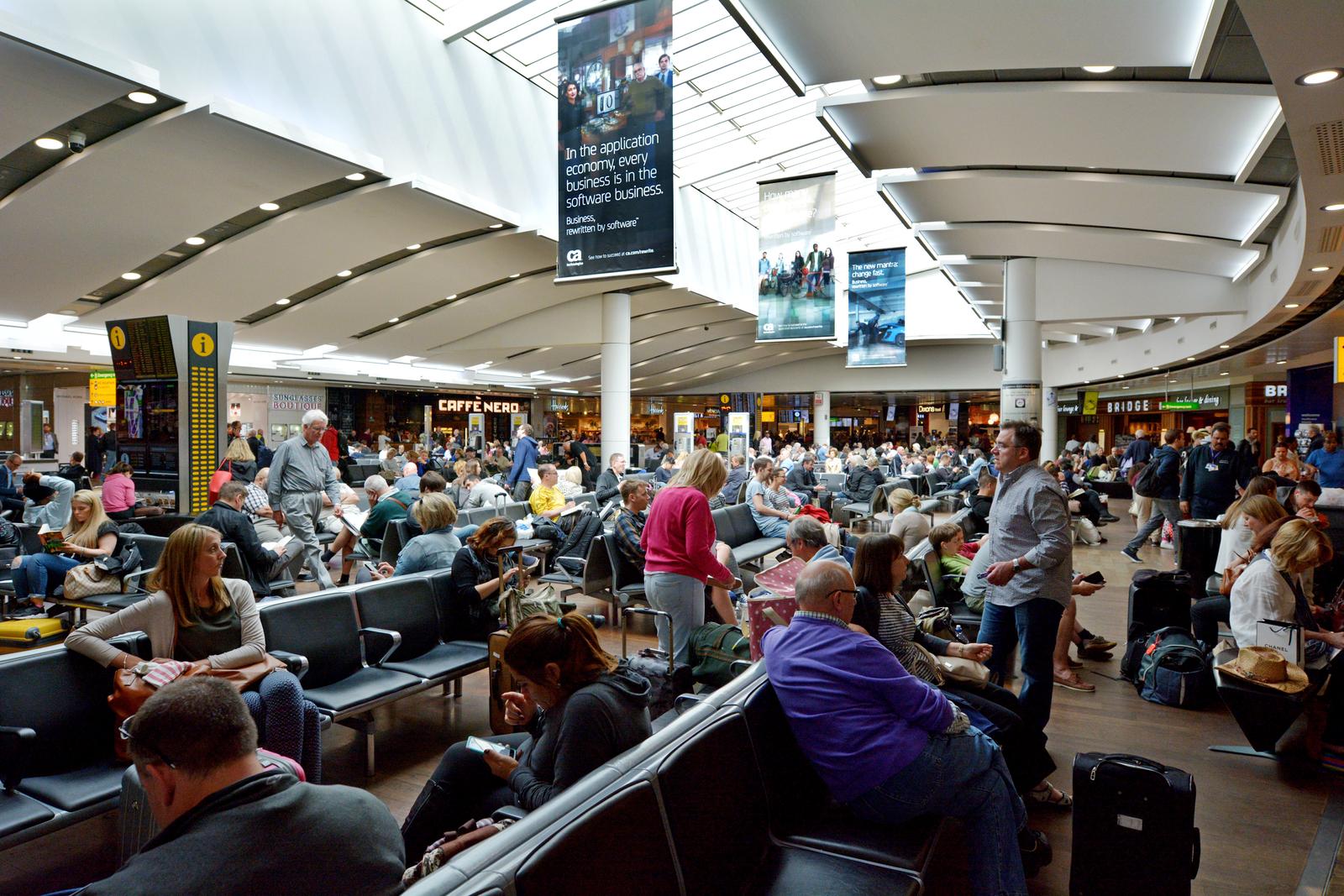 LONDON, UK - MAY 15 2015:Passengers in Heathrow Airport in London, UK.Heathrow is the busiest airport in the United Kingdom and the busiest airport in Europe by passenger traffic. Photo via Newscom Newscom/PIXSELL