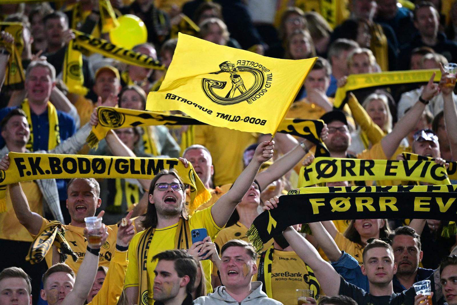 FILE PHOTO: Soccer Football - Europa Conference League - Quarter Final - Second Leg - AS Roma v Bodo/Glimt - Stadio Olimpico, Rome, Italy - April 14, 2022 Bodo/Glimt fans inside the stadium before the match REUTERS/Alberto Lingria/File Photo Photo: ALBERTO LINGRIA/REUTERS