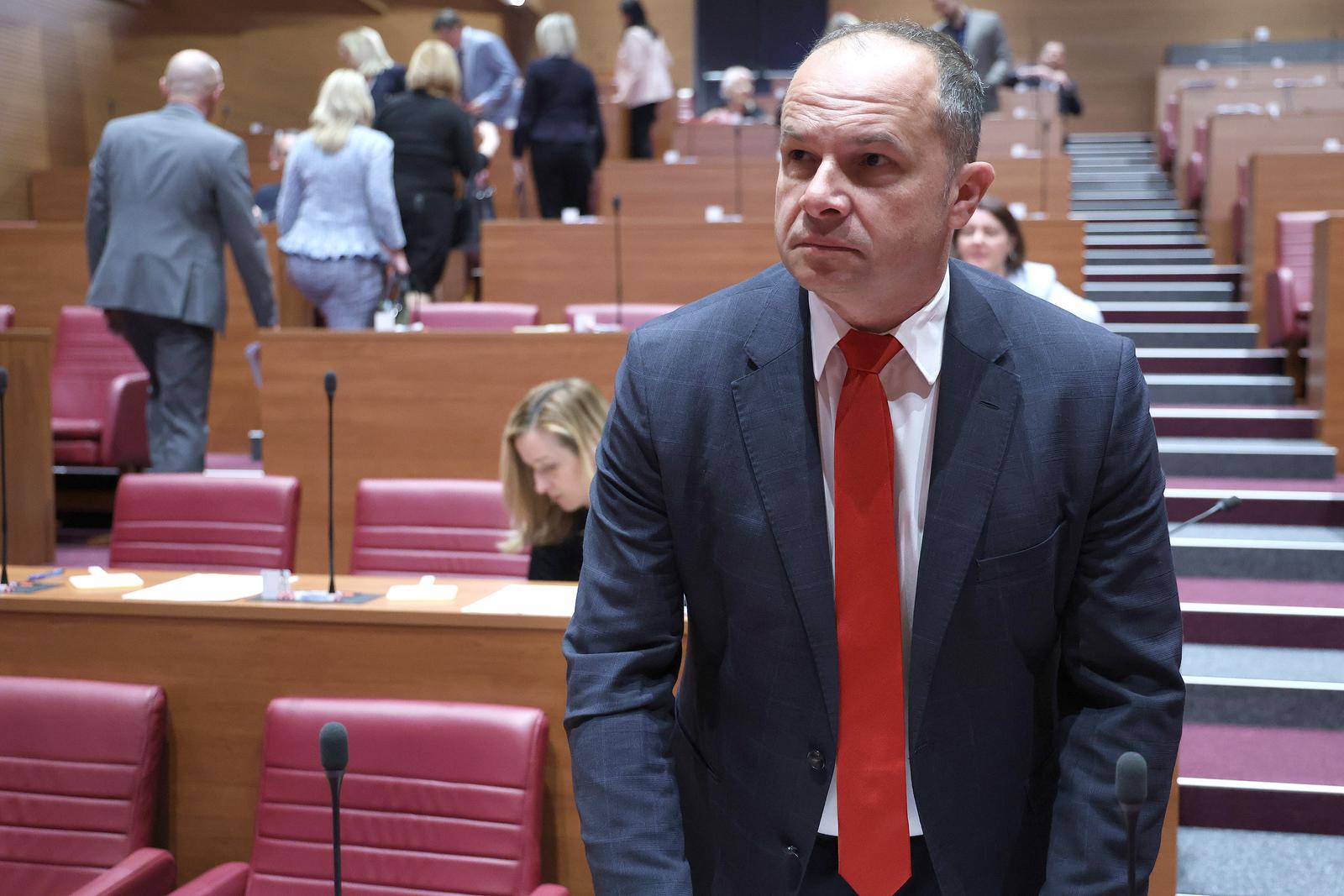 09.04.2025., Zagreb - Sjadnica Sabora nastavljena je raspravom o Prijedlogu zakljucka o zaduzivanju Vlade Republike Hrvatske da pokrene postupak razrjesenja glavnog drzavnog odvjetnika Ivana Turudica koji predlaze Klub zastupnika SDP-a. Photo: Patrik Macek/PIXSELL