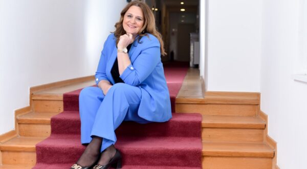 'HGK organizira odlazne delegacije i otvara nova tržišta, sudjelujemo u radnim skupinama za izradu zakonskih i regulatornih okvira. Trenutačno naše Udruženje za IT broji 440 članica', ističe Tajana Kesić Šapić Foto: Saša Zinaja/NFoto
