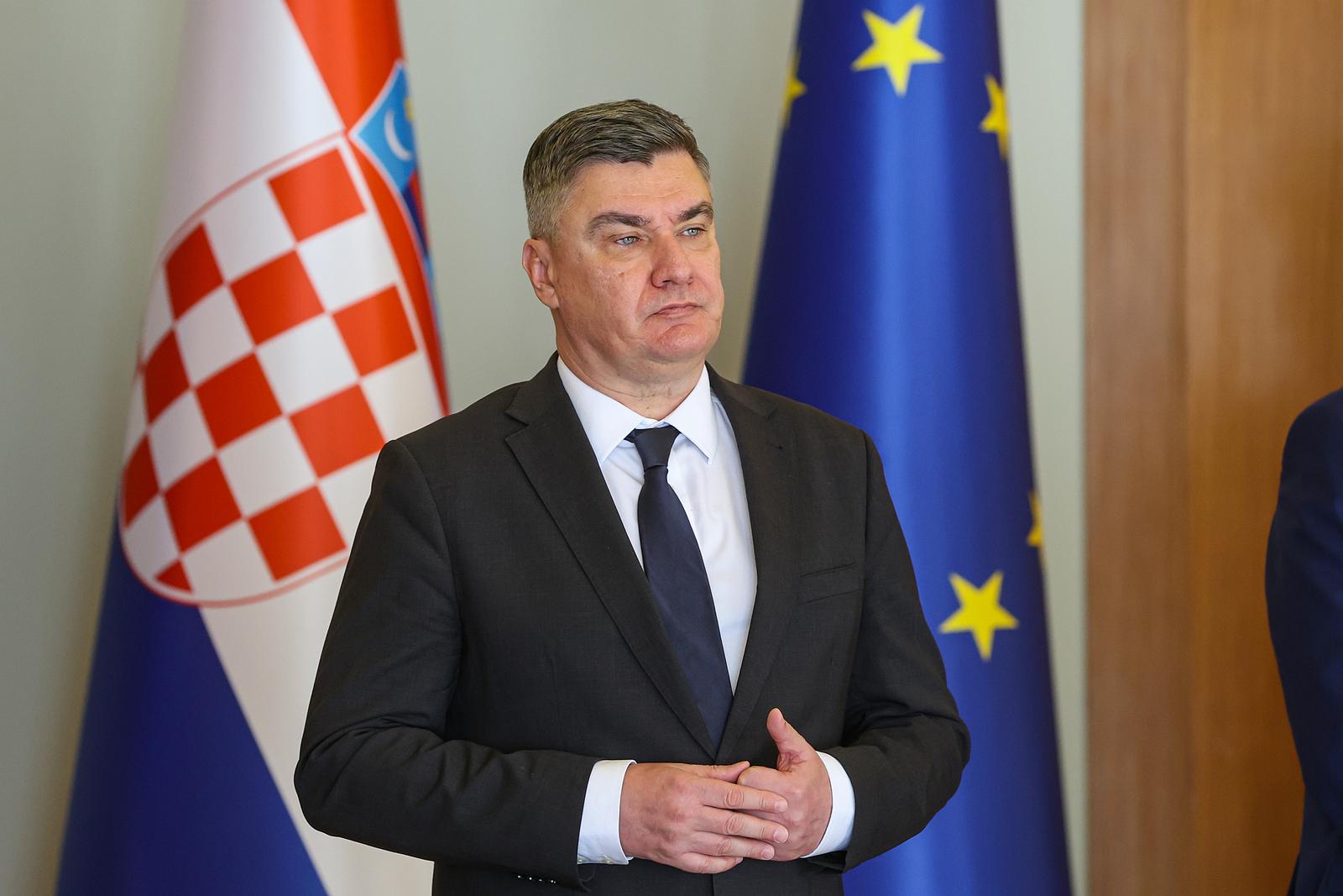 07.04.2025., Ured predsjednika, Zagreb - Predsjednik Republike Zoran Milanovic primio je clanove folklornog ansambla hrvatske manjine u Gradiscu, Kolo-Slavuj. Tom prigodom, Predsjednik Republike dodijelio je Povelju Republike Hrvatske, za osobiti doprinos ocuvanju hrvatske kulturne bastine te iznimne zasluge na podrucju promicanja gradiscanskohrvatske kulture, u vise od 50 godina djelovanja, Hrvatskom folklornom ansamblu Gradisca, Kolo-Slavuj. Photo: Goran Stanzl/PIXSELL