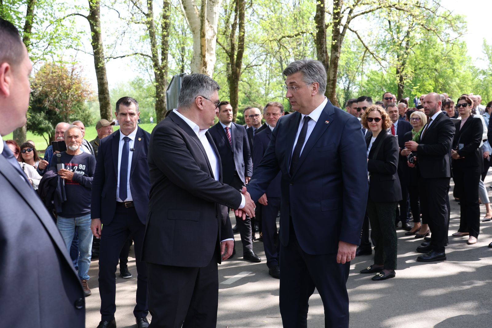 Jasenovac, 22.04.2025. - Komemoracija u spomen na žrtve ustaškog logora Jasenovac pod nazivom "80 godina, 80 sudbina" pod pokroviteljstvom Hrvatskoga sabora na kojoj je prisustvovao državni vrh: predsjednik Republike Hrvatske Zoran Milanović, predsjednik Sabora Gordan Jandroković te premijer Andrej Plenković. Na fotografiji Zoran Milanović, Andrej Plenković. foto HINA/ Damir SENČAR/ tm