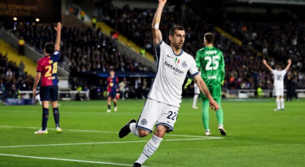 FC Barcelona, Barca v FC Internazionale - UEFA Champions League Henrikh Mkhitaryan of FC Internazionale reacts a fter his goal is disallowed during the UEFA Champions League 2024 25 semi-final first leg football match between FC Barcelona and FC Internazionale. Barcelona Spain Copyright: xNicolòxCampox