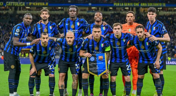 Inter v FC Barcelona, Barca UEFA Champions League football, Milano, Italy Milano, Italy. 06th, May 2025. The starting-11 of Inter seen for the UEFA Champions League match between Inter and FC Barcelona at Giuseppe Meazza in Milano. Italy, Milano Copyright: xGonzalesxPhoto TommasoxFimianox