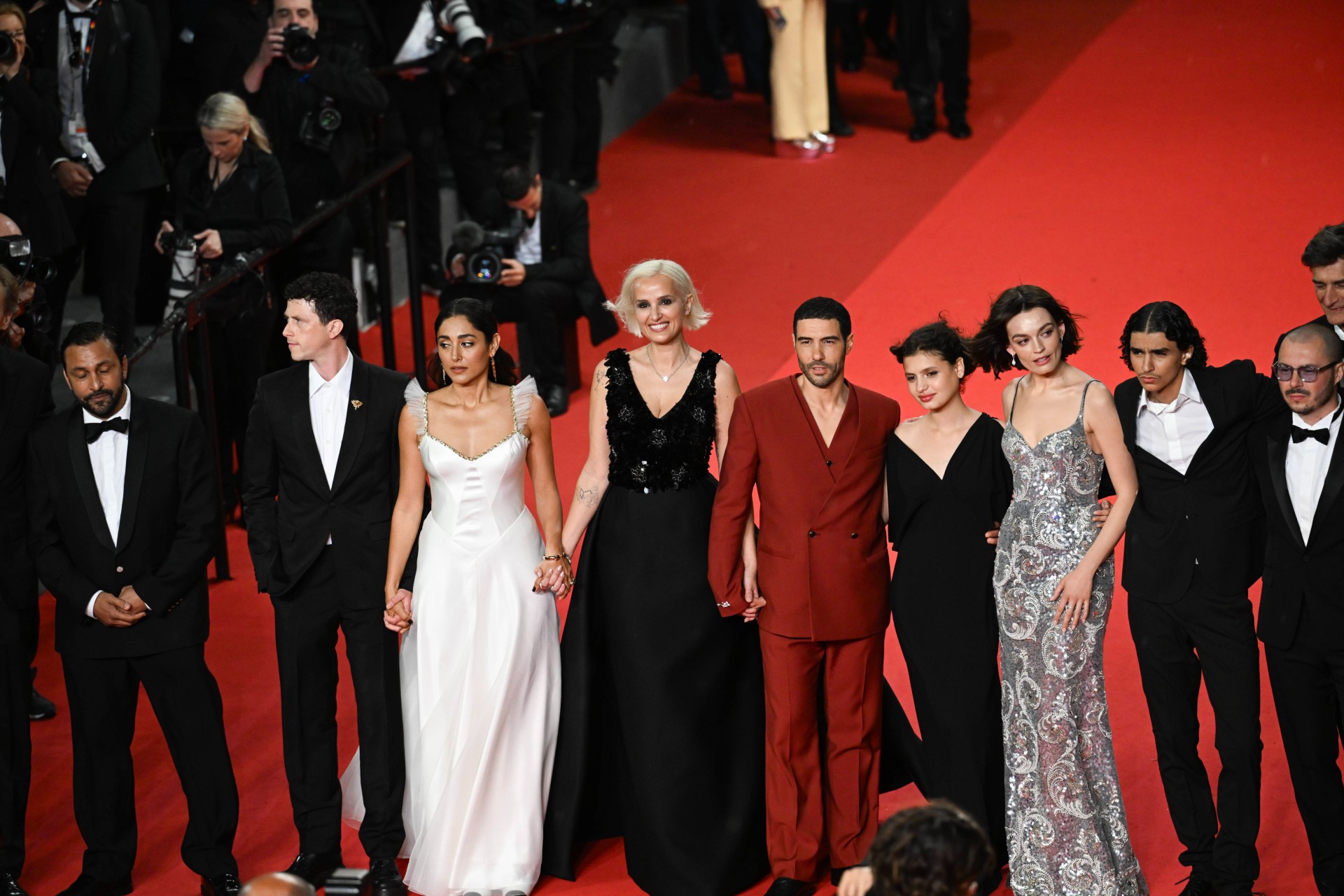 78eme Festival International du Film de Cannes Montée des marches du film Alpha 78th International Cannes Film Festival Red carpet for Alpha movie 444709 2025 05 19 France Farahani, Golshifteh Rahim, Tahar Boros, Melissa Mackey, Emma Oldfield, Finnegan Copyright: xSergexArnalx xStarfacex STAR_444709_017