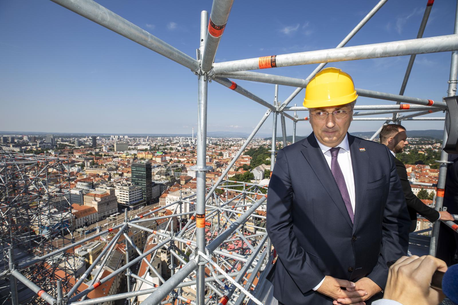 06.06.2024., Zagreb - Premijer Andrfej Plenkovic uz vodstvo mons. Drazena Kutlese obisao je tornjeve Zagrebacke katedrale u kojoj traje opsezna obnova. Photo: Daniel Kasap/Hina/POOL/PIXSELL