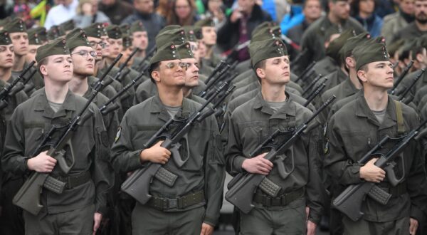 (241027) -- VIENNA, Oct. 27, 2024 (Xinhua) -- Austrian army recruits are reviewed during the National Day celebrations in Vienna, Austria, on Oct. 26, 2024. (Xinhua/He Canling) Photo: He Canling/XINHUA
