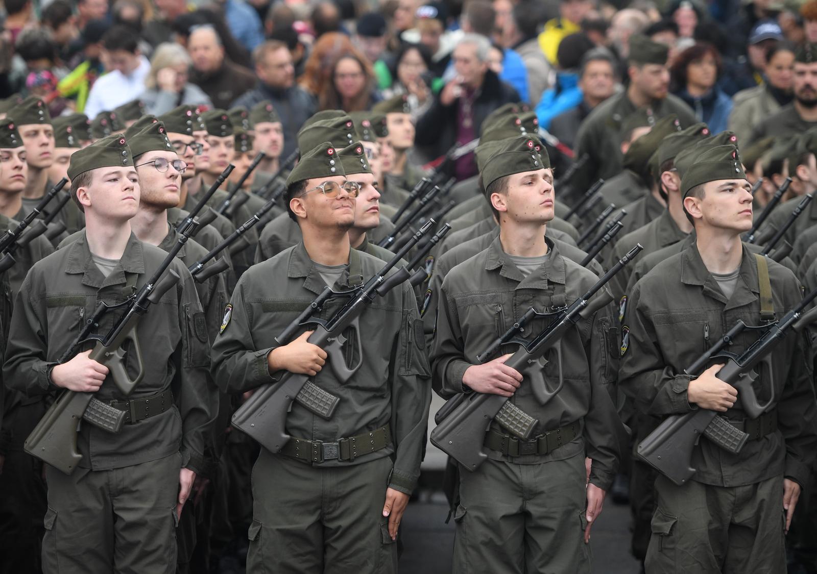 (241027) -- VIENNA, Oct. 27, 2024 (Xinhua) -- Austrian army recruits are reviewed during the National Day celebrations in Vienna, Austria, on Oct. 26, 2024. (Xinhua/He Canling) Photo: He Canling/XINHUA