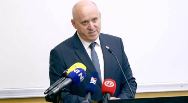 05.05.2025., Zagreb - U velikoj predavaonici AGG-a odrzana je  svecanost otvorenja zgrade Arhitektonskoga, Gradjevinskoga i Geodetskoga fakulteta Sveucilista u Zagrebu nakon provedene cjelovite obnove. Uzvanicima su se obratili predsjednik Vlade Republike Hrvatske Andrej Plenkovic, potpredsjednik Vlade RH i ministar prostornoga uredjenja, graditeljstva i drzavne imovine Branko Bacic, ministar znanosti obrazovanja i mladih prof. dr. sc. Radovan Fuchs, dogradonacelnik Grada Zagreba Luka Korlaet, rektor Sveucilista u Zagrebu prof. dr. sc. Stjepan Lakusic i dekan Gradjevinskoga fakulteta prof. dr. sc. Domagoj Damjanovic. Photo: Patrik Macek/PIXSELL