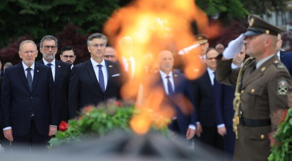 30.05.2025., Zagreb - Povodom obiljezavanja Dana drzavnosti Predsjednik Vlade Andrej Plenkovic, predsjednik Hrvatskoga sabora Gordan Jandrokovic  predvodili su izaslanstvo Hrvatskoga sabora te polozili vijence kod Spomenika domovini. Photo: Marko Prpic/PIXSELL