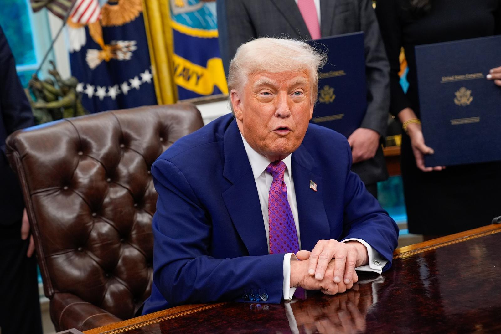 US President Donald Trump signs executive orders and speaks to reporters in the Oval Office of the White House in Washington, D.C., USA on May 9, 2025. Photo by Yuri Gripas/Pool/Sipa USA  Photo: Sipa USA/SIPA USA