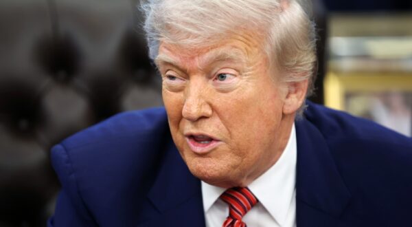 epa12129236 US President Donald Trump speaks after signing executive orders on nuclear energy in the Oval Office of the White House in Washington, D.C., USA, 23 May 2025. Trump signed a total of five executive orders aimed at easing restrictions and expanding the nuclear energy industry.  EPA/SAMUEL CORUM / POOL