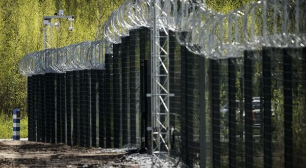 Newly built border fence at the border between Finland and Russia near the Nuijamaa border crossing point in Lappeenranta, Eastern Finland on May 21, 2025. Finland will build a fence on the border to Russia. The total fenced area will be of 200 km and placed in different strategic points. (Photo by RONI REKOMAA/LEHTIKUVA/Sipa USA)   Photo: STT-Lehtikuva/SIPA USA
