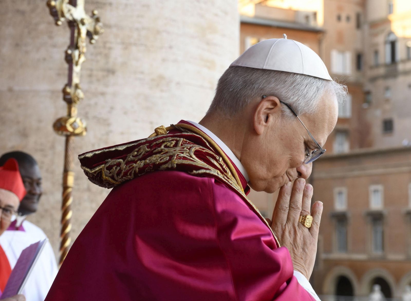 epa12084403 A handout picture provided by the Vatican Media shows newly elected Pope Leo XIV, Cardinal Robert Francis Prevost from the USA, blessing faithfuls from the central loggia of Saint Peter's Basilica, Vatican City, 08 May 2025.  EPA/VATICAN MEDIA HANDOUT HANDOUT EDITORIAL USE ONLY/NO SALESHANDOUT EDITORIAL USE ONLY/NO SALES