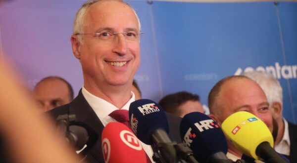18.05.2025.,Split-Atmosfera U Centru nakon dolaska Ivice Puljka. gradonacelnik Splita Ivica Puljak Photo: Ivo Cagalj/PIXSELL