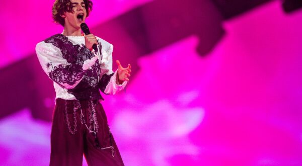 12 May 2025, Switzerland, Basel: Marko Bosnjak from Finland with the song "Ich komme" on the stage of the Eurovision Song Contest (ESC) 2025 during the rehearsal for the first semi-final in the Arena St. Jakobshalle. A total of 37 acts will be competing for the trophy and almost 60,000 spectators are expected to attend the nine live shows. A good 160 million people watched the music show on television in 2024. Photo: Jens Büttner/dpa Photo: Jens Büttner/DPA