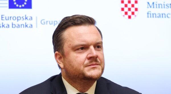 18.03.2025., HNB, Zagreb - Potpredsjednik Vlade i ministar financija Marko Primorac tijekom potpisivanja sporazuma o savjetodavnoj podrsci EIB-a u uspostavi Fintech Huba Hrvatske. Photo: Goran Stanzl/PIXSELL