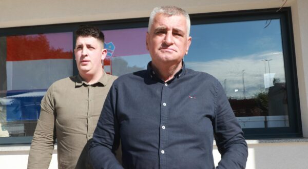 18.5.2025., Sinj - Lokalni izbori 2025. Miro Bulj izasao na biracko mjesto Suhac. Photo: Sasa Tadinac/PIXSELL