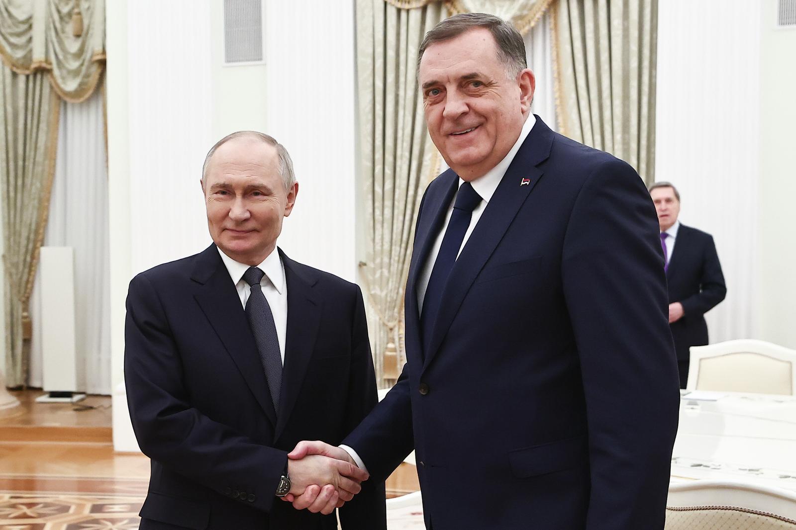 RUSSIA, MOSCOW - APRIL 1, 2025: Vladimir Putin, President of Russia, and Milorad Dodik, President of Republika Srpska, one of the two entities within Bosnia and Herzegovina, shake hands during a meeting at the Moscow Kremlin, Mikhail Tereshchenko/TASS/Sipa USA Photo: Tass/SIPA USA