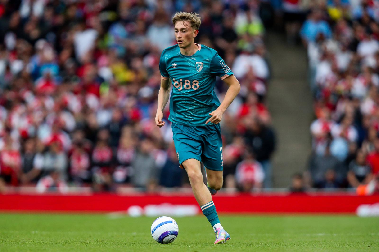 Premier League Arsenal v Bournemouth Dean Huijsen of AFC Bournemouth runs with the ball during the Premier League match Arsenal vs Bournemouth at Emirates Stadium, London, United Kingdom, 3rd May 2025 Photo by Izzy Poles/News Images London Emirates Stadium Greater London United Kingdom Copyright: xIzzyxPoles/NewsxImagesx Photo: IMAGO/Izzy Poles/News Images/IMAGOSPORT