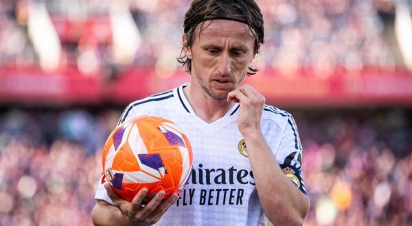 Luka MODRIC of Real Madrid during the Spanish championship La Liga football match between FC Barcelona and Real Madrid CF on 11 May 2025 at Estadio Olimpico Lluis Companys in Barcelona, Spain (Photo by /Sipa USA) Photo: IPA/SIPA USA