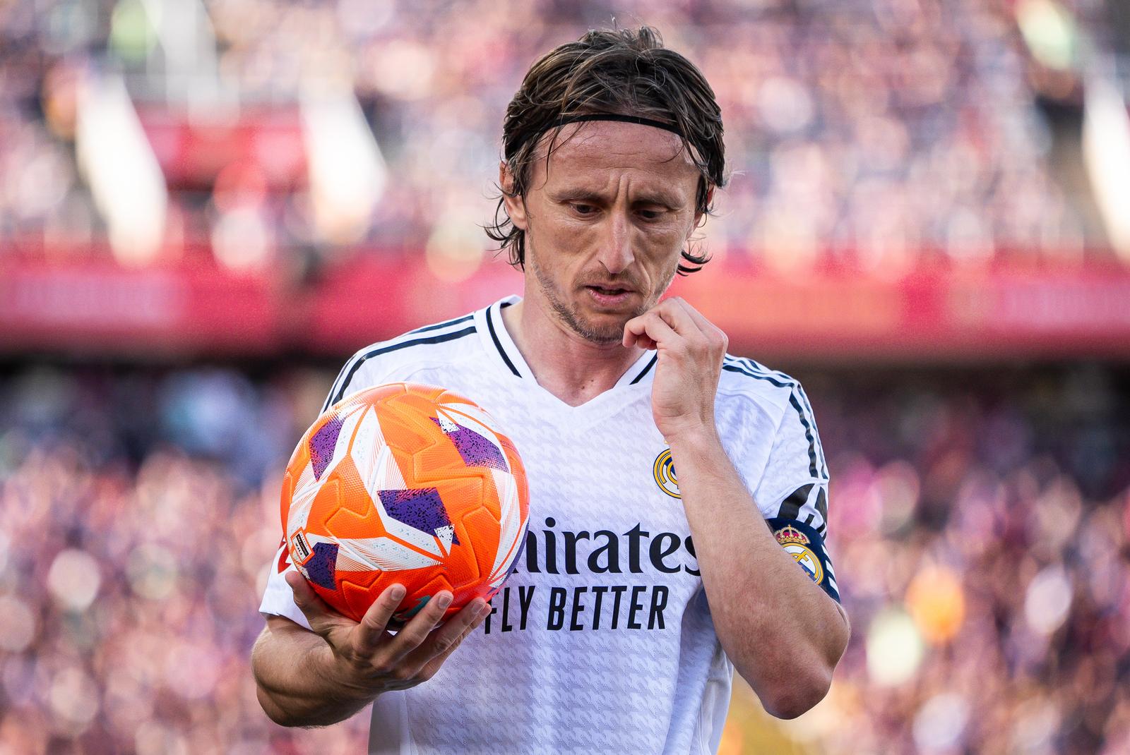 Luka MODRIC of Real Madrid during the Spanish championship La Liga football match between FC Barcelona and Real Madrid CF on 11 May 2025 at Estadio Olimpico Lluis Companys in Barcelona, Spain (Photo by /Sipa USA) Photo: IPA/SIPA USA