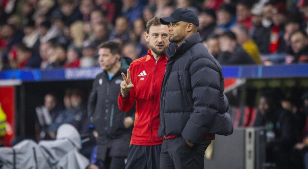 Leverkusen, Germany. 11th Mar 2025. Co Trainer Rene Maric und Trainer Vincent Kompany FCB Bayer Leverkusen - FC Bayern München 11.03.2025 *** Leverkusen, Germany 11th Mar 2025 Co coach Rene Maric and coach Vincent Kompany FCB Bayer Leverkusen FC Bayern Munich 11 03 2025 Photo: IMAGO/Moritz Mueller/IMAGOSPORT