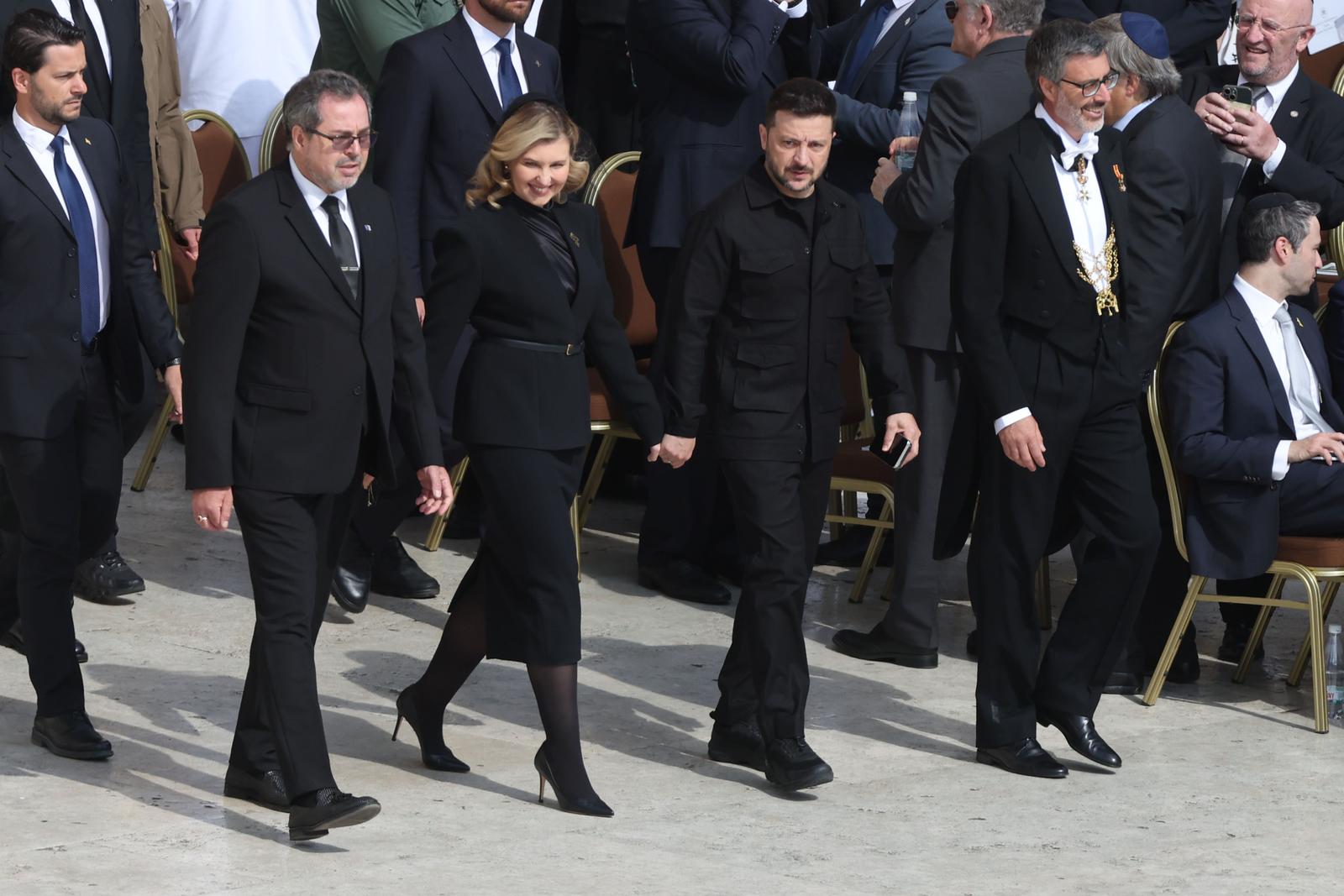 Rome, Rite of Enthronement of Pope Leo XIV - ceremony of installation and beginning of pontificate, In the photo: President Zelensky with his wife Olena (Photo by Marco Iacobucci / ipa-agency.net/IPA/Sipa USA) Photo: IPA/SIPA USA