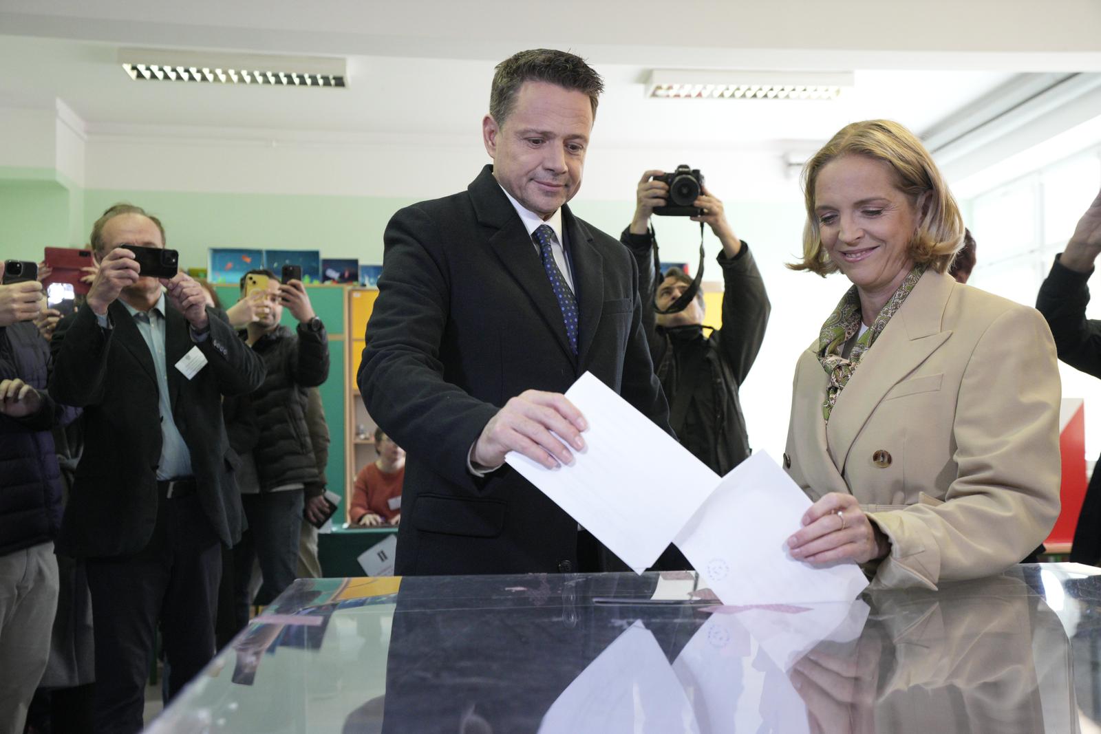 Presidential candidate and mayor of Warsaw Rafal Trzaskowski votes in Warsaw, Poland on 18 May, 2025. Trzaskowski, candidate for the centrist Civic Platform party is the frontrunner in the elections with a small lead over the conservative, Eurosceptic candidate Karol Nawrocki. (Photo by Jaap Arriens / Sipa USA) Photo: Jaap Arriens/SIPA USA