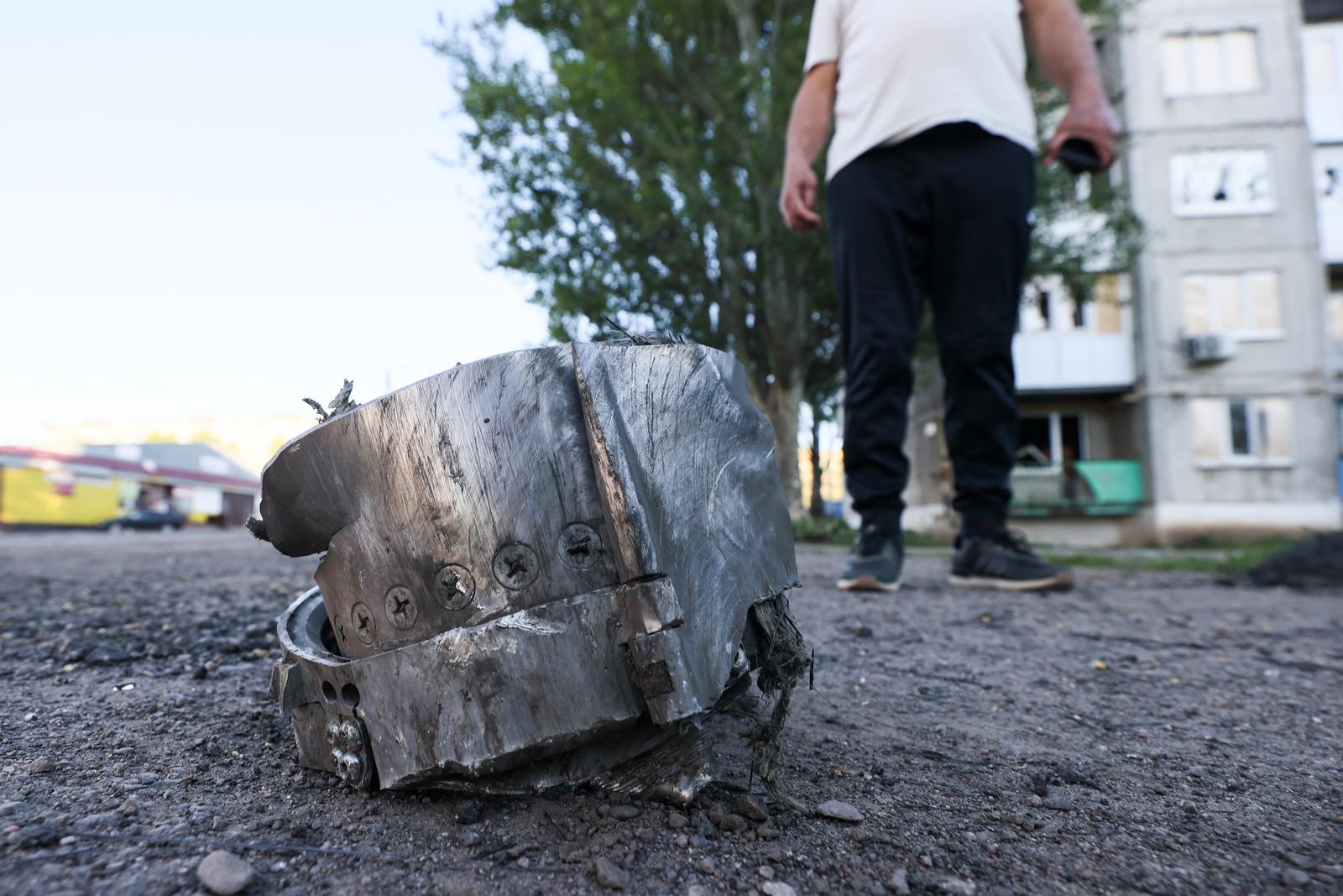 RUSSIA, DONETSK PEOPLE'S REPUBLIC - MAY 22, 2025: A drone fragment is found after a Ukrainian drone strike on the village of Panteleimonovka.  Dmitry Yagodkin/TASS/Sipa USA Photo: Tass/SIPA USA