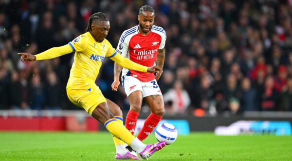 Arsenal v Crystal Palace Premier League 23/04/2025. Crystal Palace midfielder Eberechi Eze 10 and Arsenal forward Raheem Sterling 30 during the Premier League match between Arsenal and Crystal Palace at the Emirates Stadium, London, England on 23 April 2025. London Emirates Stadium Greater London England Editorial use only DataCo restrictions apply See www.football-dataco.com , Copyright: xPaulxBockingx PSI-21910-0041 Photo: IMAGO/Paul Bocking/IMAGOSPORT