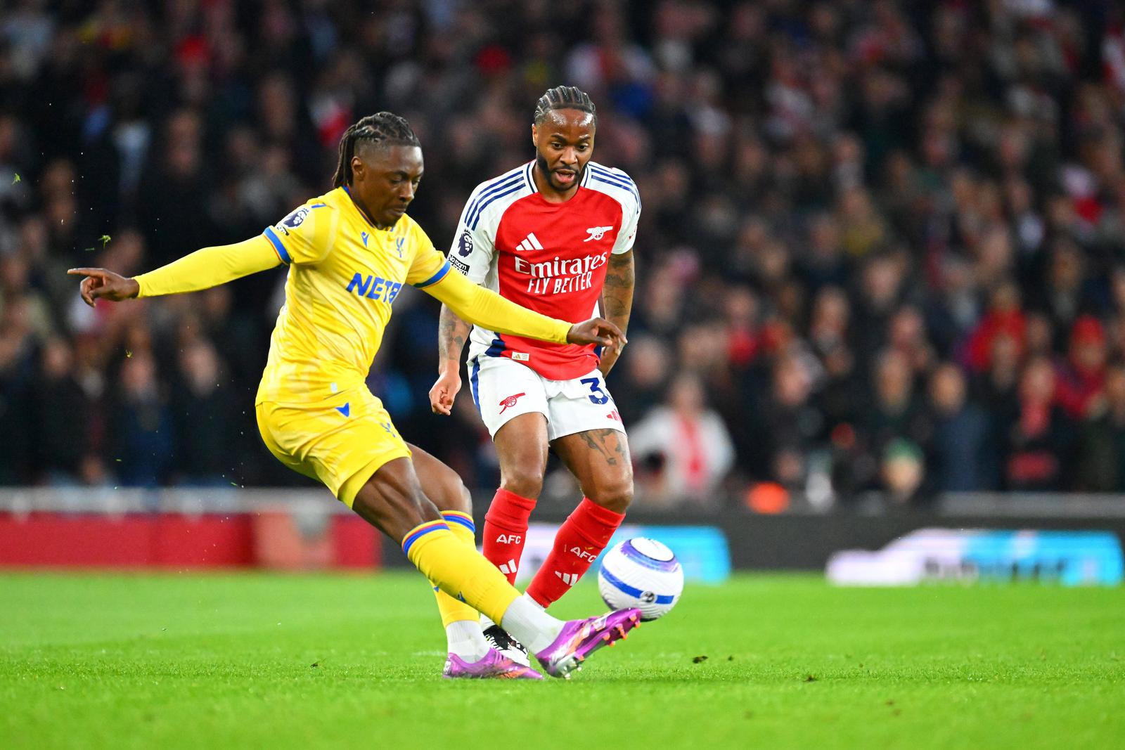 Arsenal v Crystal Palace Premier League 23/04/2025. Crystal Palace midfielder Eberechi Eze 10 and Arsenal forward Raheem Sterling 30 during the Premier League match between Arsenal and Crystal Palace at the Emirates Stadium, London, England on 23 April 2025. London Emirates Stadium Greater London England Editorial use only DataCo restrictions apply See www.football-dataco.com , Copyright: xPaulxBockingx PSI-21910-0041 Photo: IMAGO/Paul Bocking/IMAGOSPORT