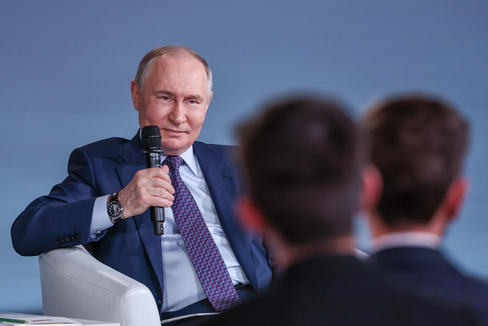 RUSSIA, MOSCOW - APRIL 30, 2025: Russia's President Vladimir Putin meets with participants in the Znaniye.Pervye [Knowledge: The First Ones] educational marathon at the Victory Museum on Poklonnaya Hill. Alexander Kazakov/Russian Presidential Press and Information Office/TASS/Sipa USA Photo: Tass/SIPA USA