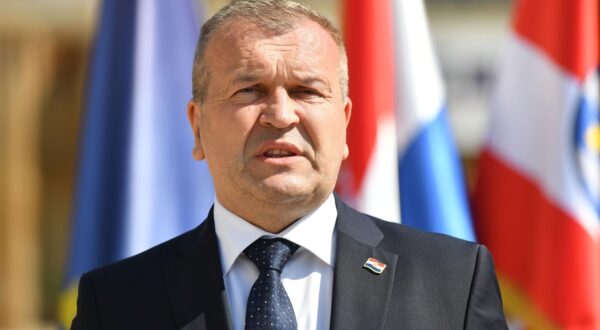 03.04.2025., Varazdin- Zupan Andjelko Stricak i ravnatelj Zavoda za javno zdravstvo Marin Bosilj polozili kamen telmeljac za novu zgradu Zavoda za javno zdravstvo Varazdinske zupanije. Andjelko Stricak. Photo: Vjeran Zganec Rogulja/PIXSELL