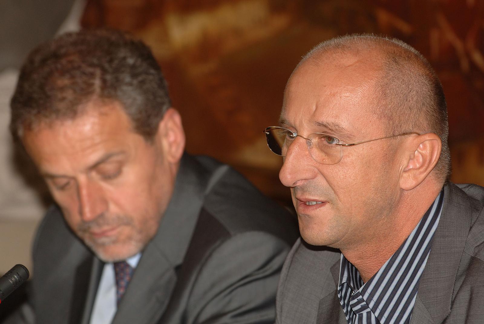 05.09.2007., Zagreb - Milan Bandic i Slobodan Ljubicic u Gradskom poglavarstvu na potpisivanju ugovora o privatizaciji Vodoprivrede. "nPhoto: Marko Lukunic/PIXSELL
