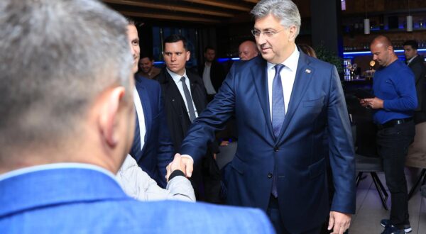 06.05.2025., Zabok - Predsjednik vlade i HDZ-a Andrej Plenkovic bio je u posjetu i druzenju s kandidatima i clanovima HDZ-a u Zaboku. Photo: Marko Prpic/PIXSELL