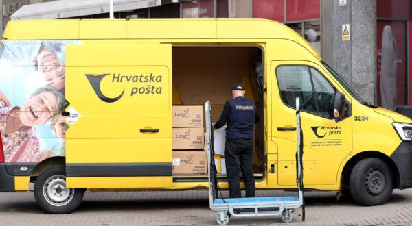 07.05.2025., Zagreb - Zbog nedostatka radnika Hrvatska posta ima otvoren natjecaj za zaposljavanje na radnim mjestima postara za opcu i ekspred dostavu, vozaca i operatera u postanskim uredima u vise zupanija. Photo: Patrik Macek/PIXSELL