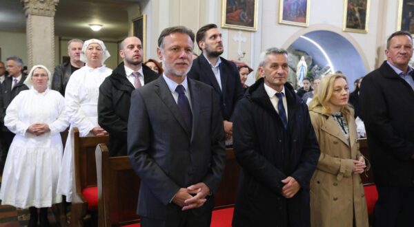 08.05.2025., Krasic - Obiljezavanje 127. obljetnice rodjenja kardinala blazenog Alojzija Stepinca i Dana opcine Krasic. Misno slavlje u Crkvi Presvetog Trojstva. predsjednik Sabora Gordan Jandrokovic, nacelnik Opcine Krasic Josip Petkovic Fajnik, Marijana Petir Photo: Robert Anic/PIXSELL