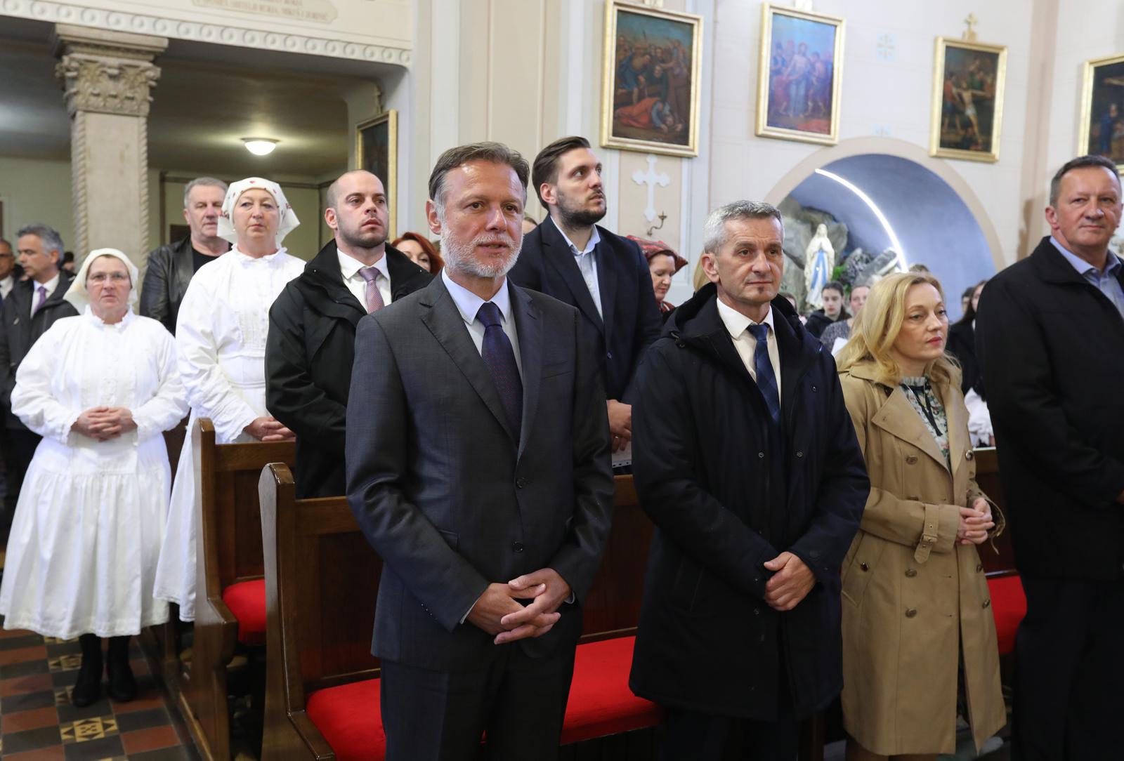 08.05.2025., Krasic - Obiljezavanje 127. obljetnice rodjenja kardinala blazenog Alojzija Stepinca i Dana opcine Krasic. Misno slavlje u Crkvi Presvetog Trojstva. predsjednik Sabora Gordan Jandrokovic, nacelnik Opcine Krasic Josip Petkovic Fajnik, Marijana Petir Photo: Robert Anic/PIXSELL