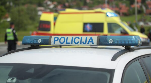 09.05.2025., Tuhelj - Prometna nesrca u kojoj su sudjelovala dva osobna vozila. Dvoje ljudi je ozlijedjeno i prevezeno kolima hitne pomoci. Nesreca se dogodila kod skretanja za Tuhljske toplice. Photo: Zeljko Lukunic/PIXSELL