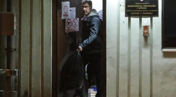 09.11.2022., Zagreb - Damir Skugor, jedan od osumnjicenih u aferi INA, izlazi iz Remetinca. Photo: Robert Anic/PIXSELL