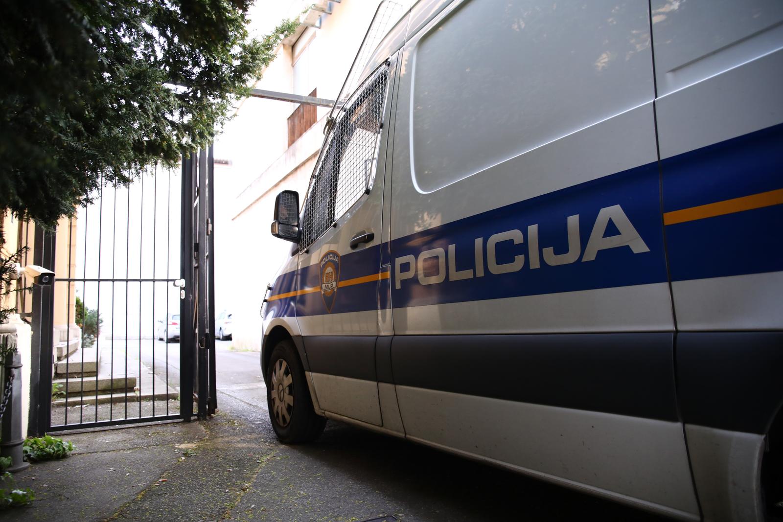 Policija