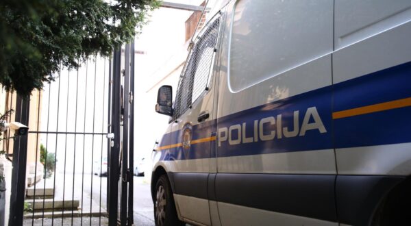 10.04.2025., Zagreb - Cetrdesetak osoba uhiceno je zbog sumnje o zlocinaskom udruzenju te pocinjenju vise kaznenih djela iz oblasti kriminaliteta droga. Radi se o krijumcarenju vise tona raznih droga. Ocekuje se kako ce u Zagrebu u USKOK biti dovedeno 20ak osoba, dok ce ostali biti ispitanio u Splitu. Photo: Emica Elvedji/PIXSELL