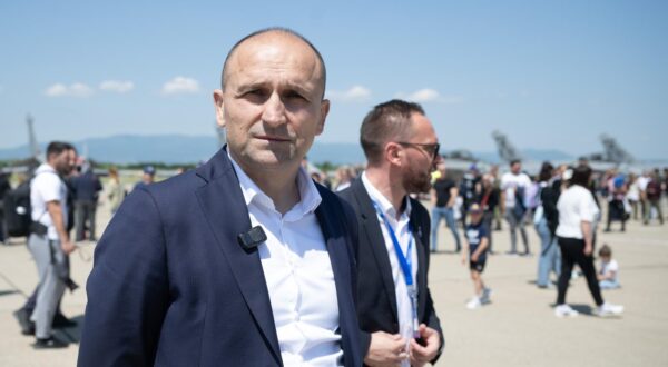 10.05.2025., Velika Gorica - Pod pokroviteljstvom Vlade Republike Hrvatske Grad Velika Gorica organizirao je dogadjanje AIRVG2025 - Zrakoplovni dan u Velikoj Gorici, zrakoplovnu priredbu koja je uz suorganizaciju Medjunarodne zracne luke Zagreb te potporu Ministarstva obrane Republike Hrvatske - Hrvatskog ratnog zrakoplovstva, odrzana na Zracnoj luci Franjo Tudjman na prostoru tzv. starog terminala. potpredsjednik Vlade i ministar obrane Ivan Anusic Photo: Davor Puklavec/PIXSELL