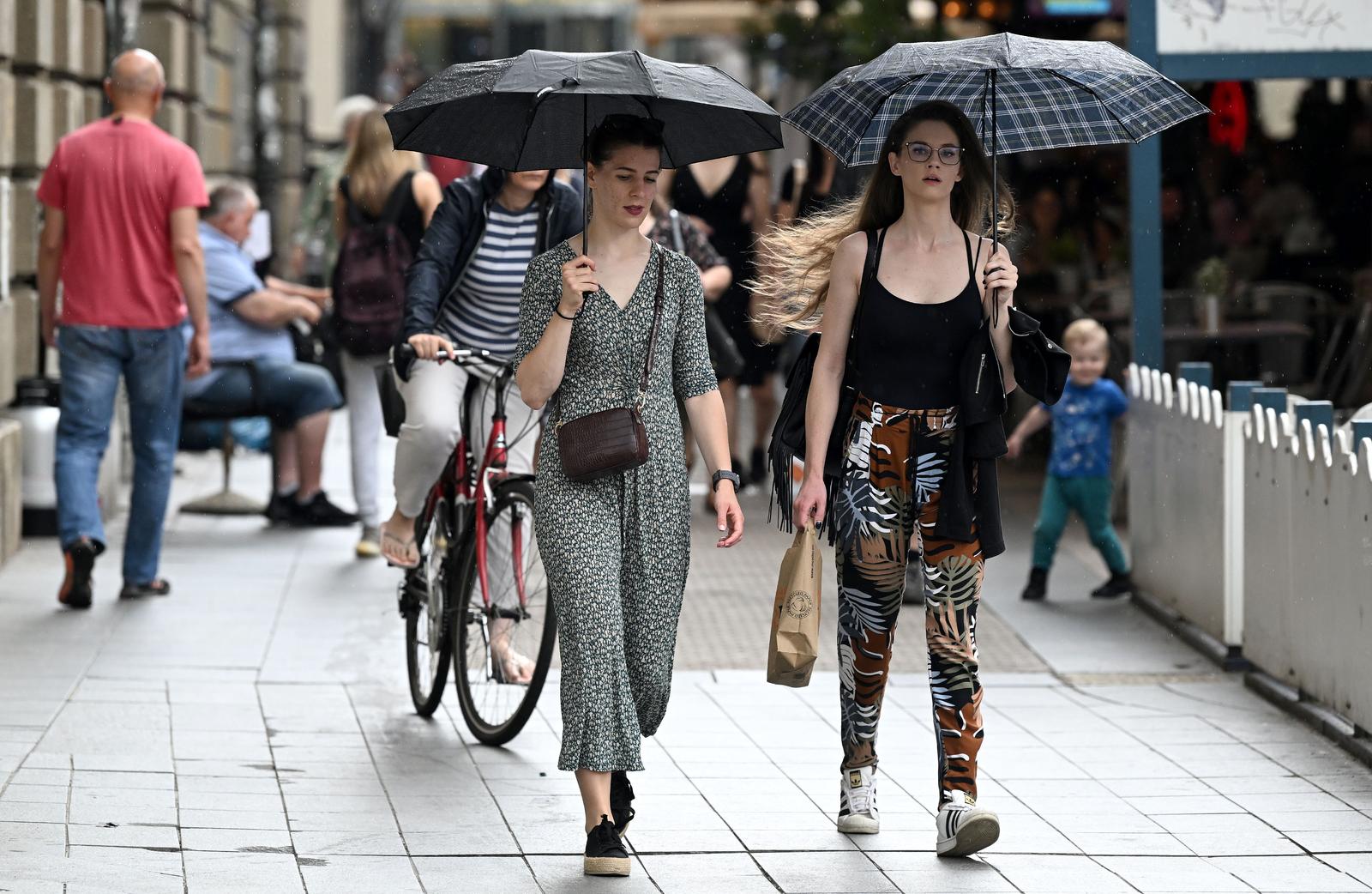 10.06.2023., Zagreb - Proljetni pljusak u gradu. Photo: Marko Lukunic/PIXSELL